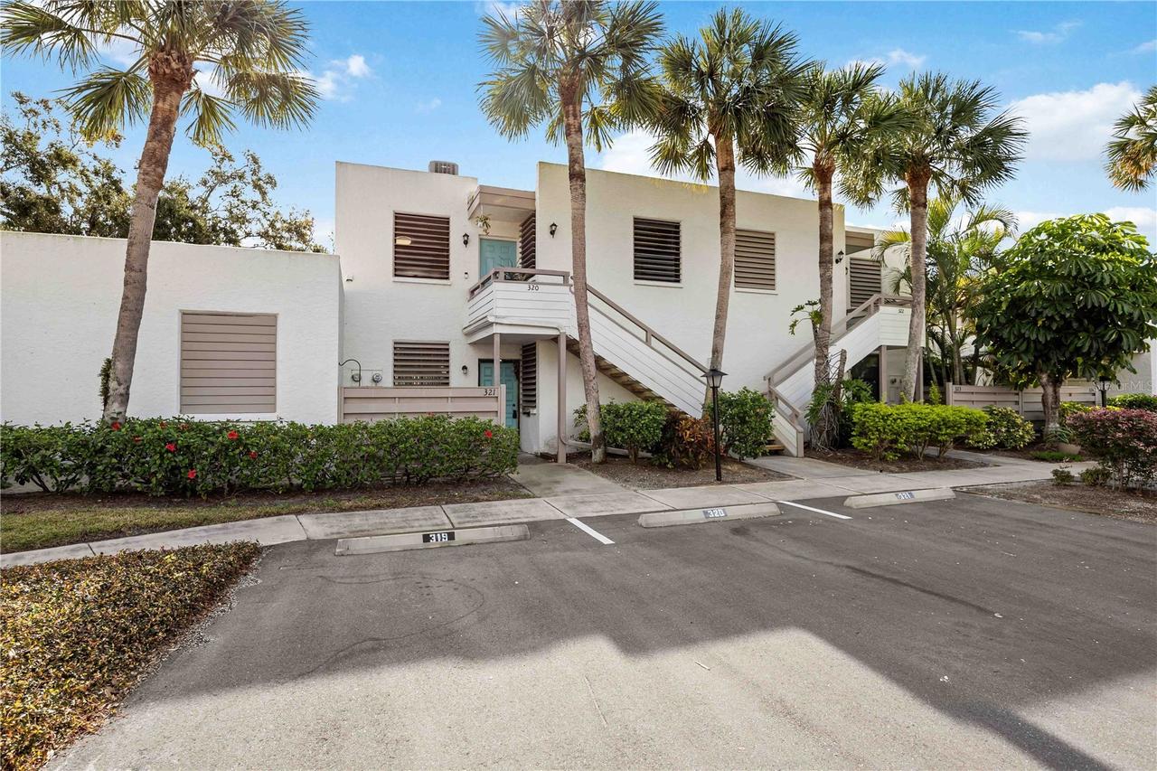 320 Timber Lake Dr., Bradenton, FL 34210