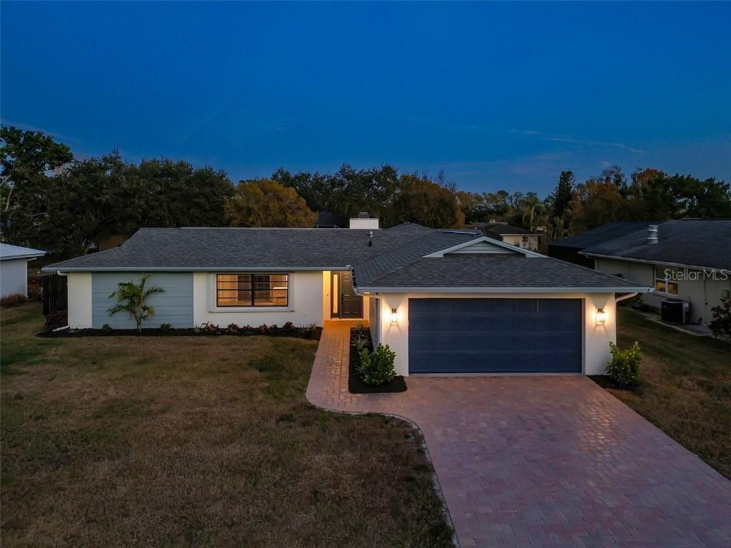 4423 Meadow Creek Cir., Sarasota, FL 34233