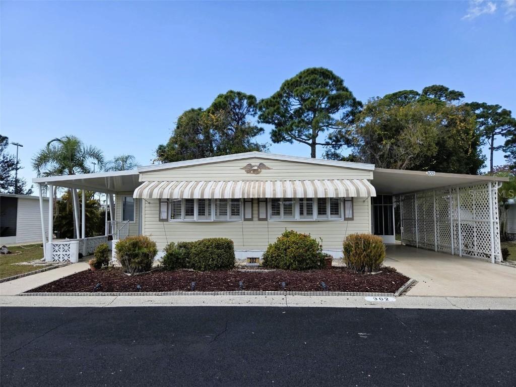 302 Oakwood Blvd., Sarasota, FL 34237