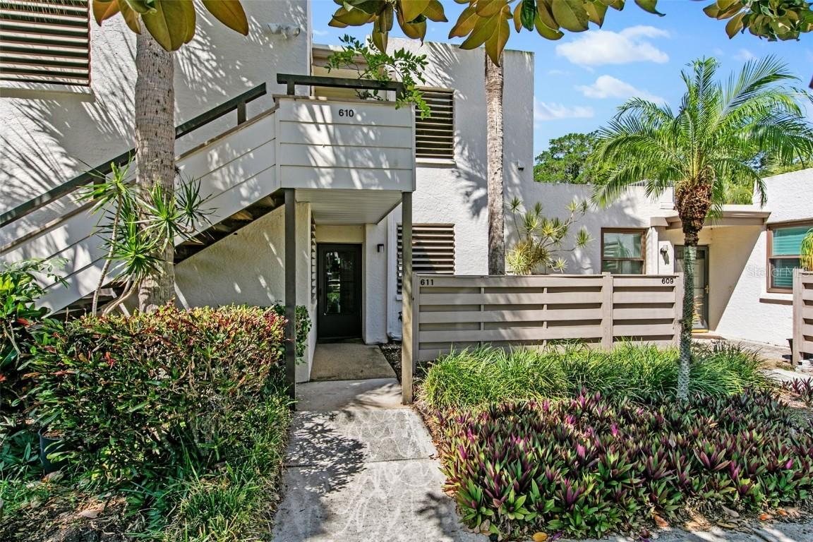 611 Woodlawn Dr., Bradenton, FL 34210