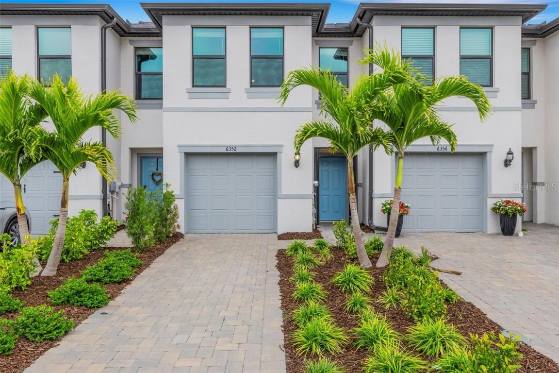 6352 Silverstar Dr., Sarasota, FL 34240
