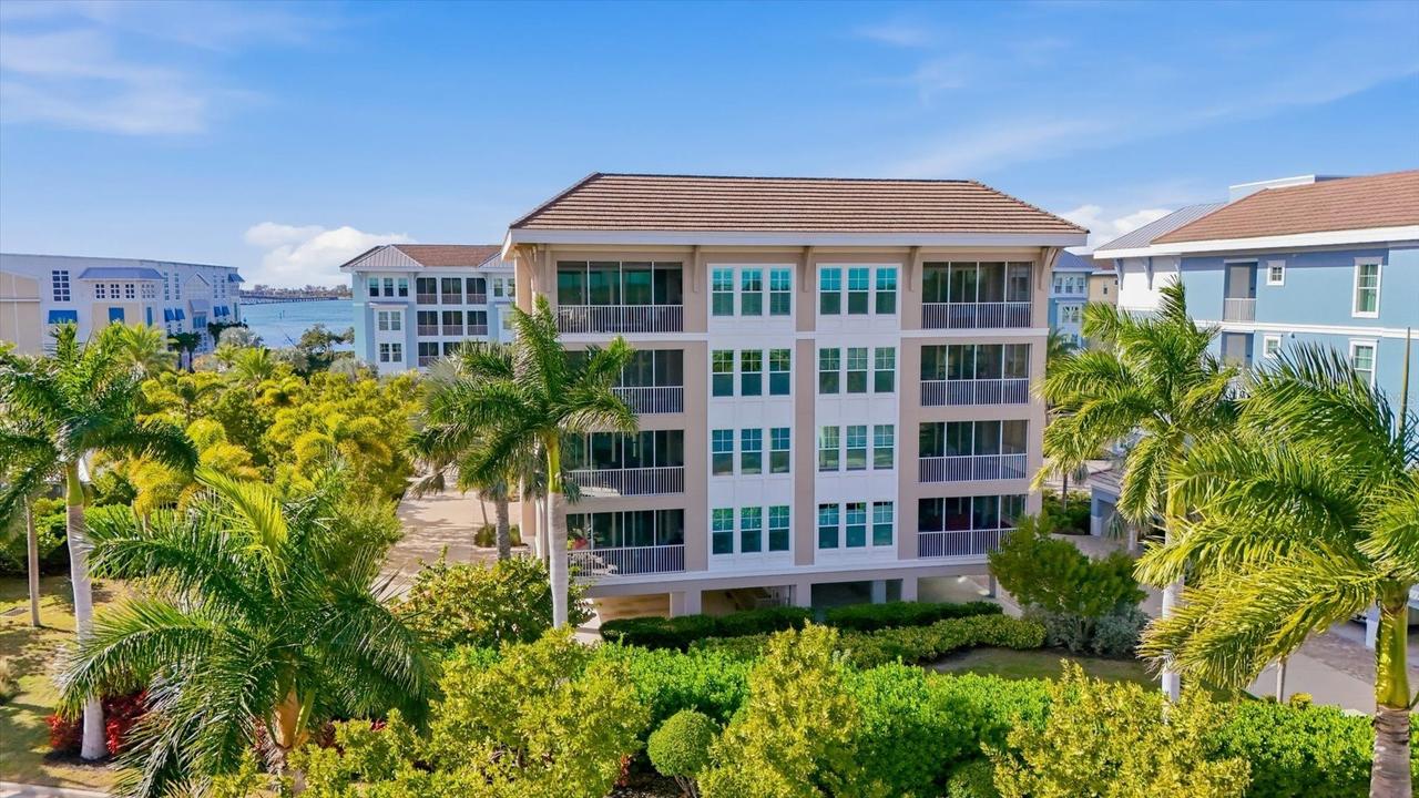 395 Aruba Cir. #303, Bradenton, FL 34209