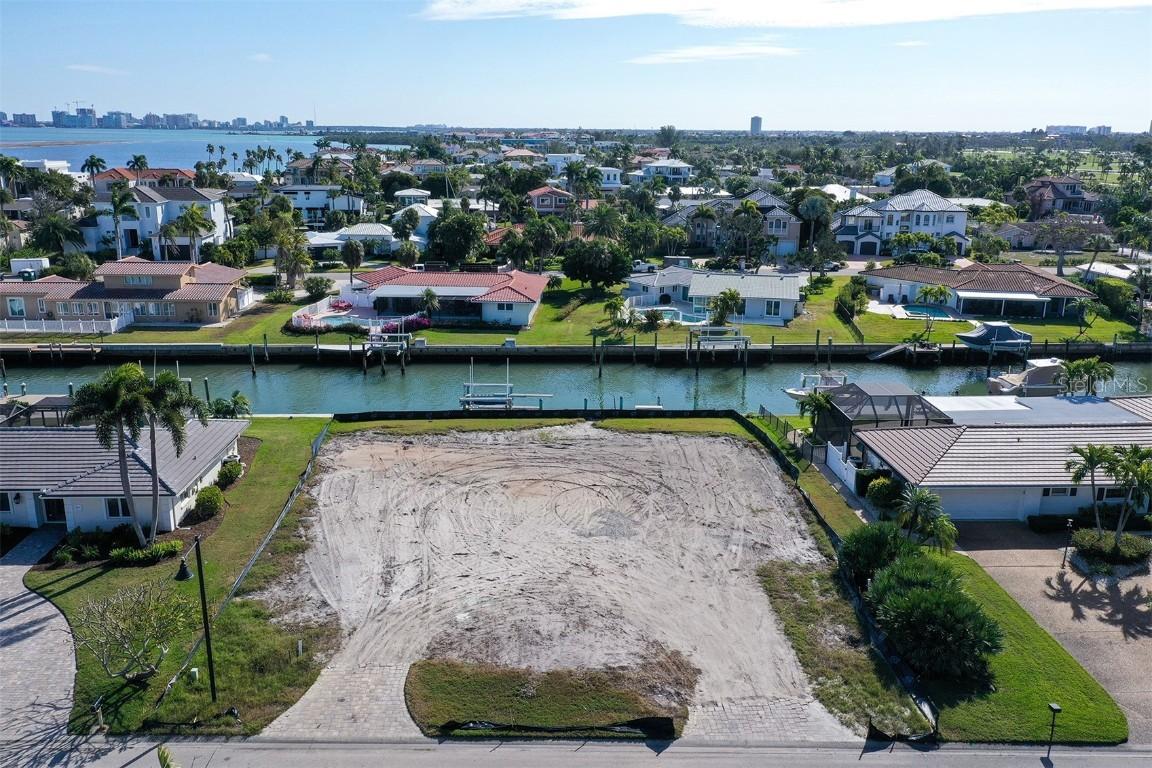 536 Gunwale Ln., Longboat Key, FL 34228