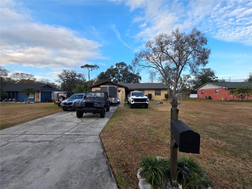 239 Connie Lee Ct., Lakeland, FL 33809