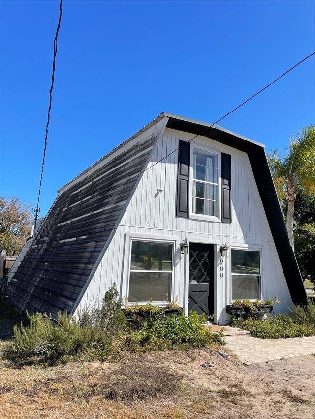 900 Riverside Dr., Tarpon Springs, FL 34689