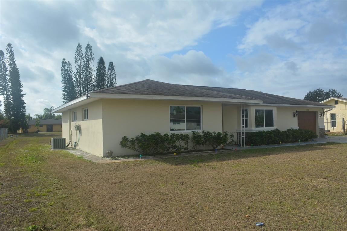 1410 Alwynne Dr., Lehigh Acres, FL 33936