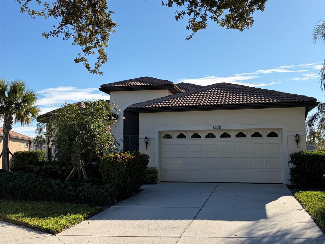 8025 Stirling Falls Cir., Sarasota, FL 34243