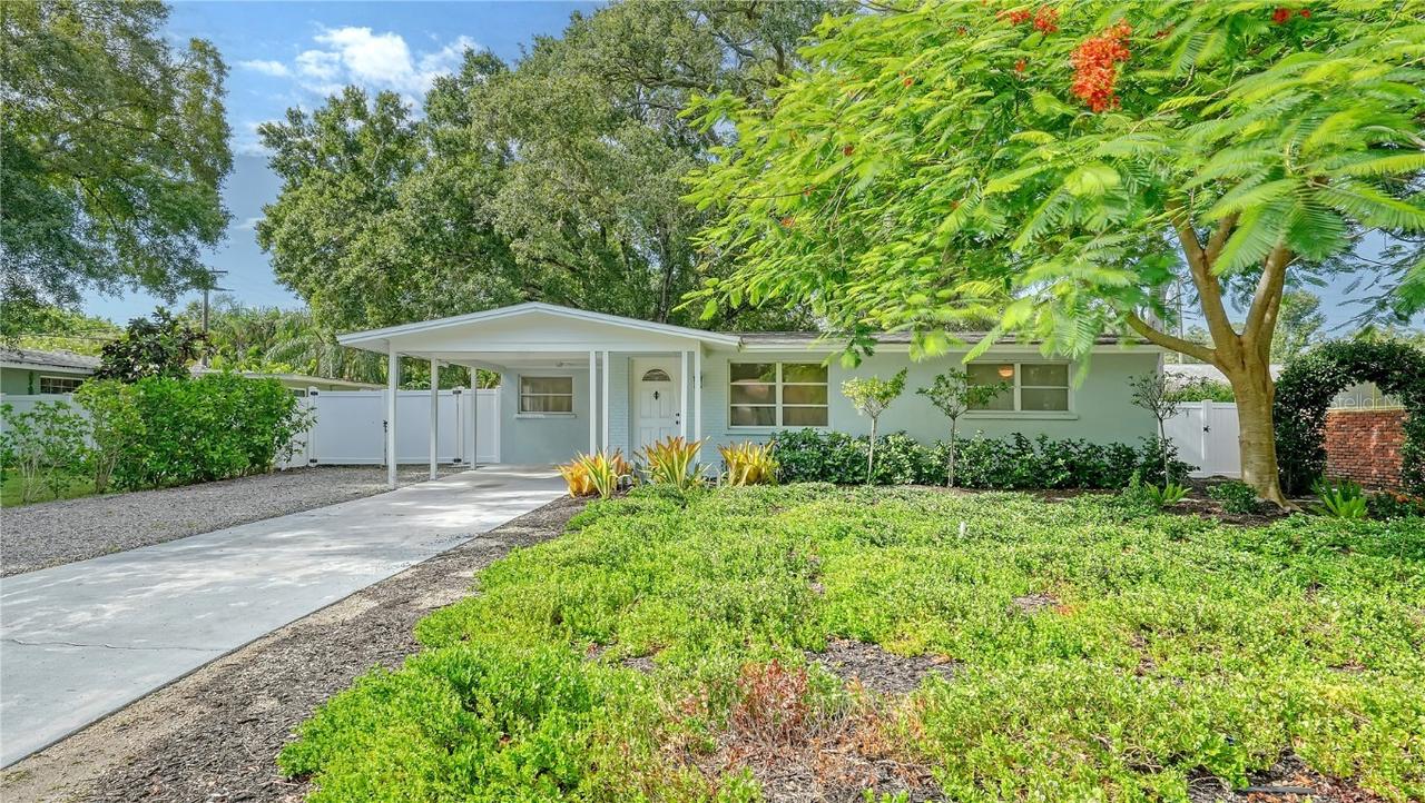 2374 Arlington St., Sarasota, FL 34239