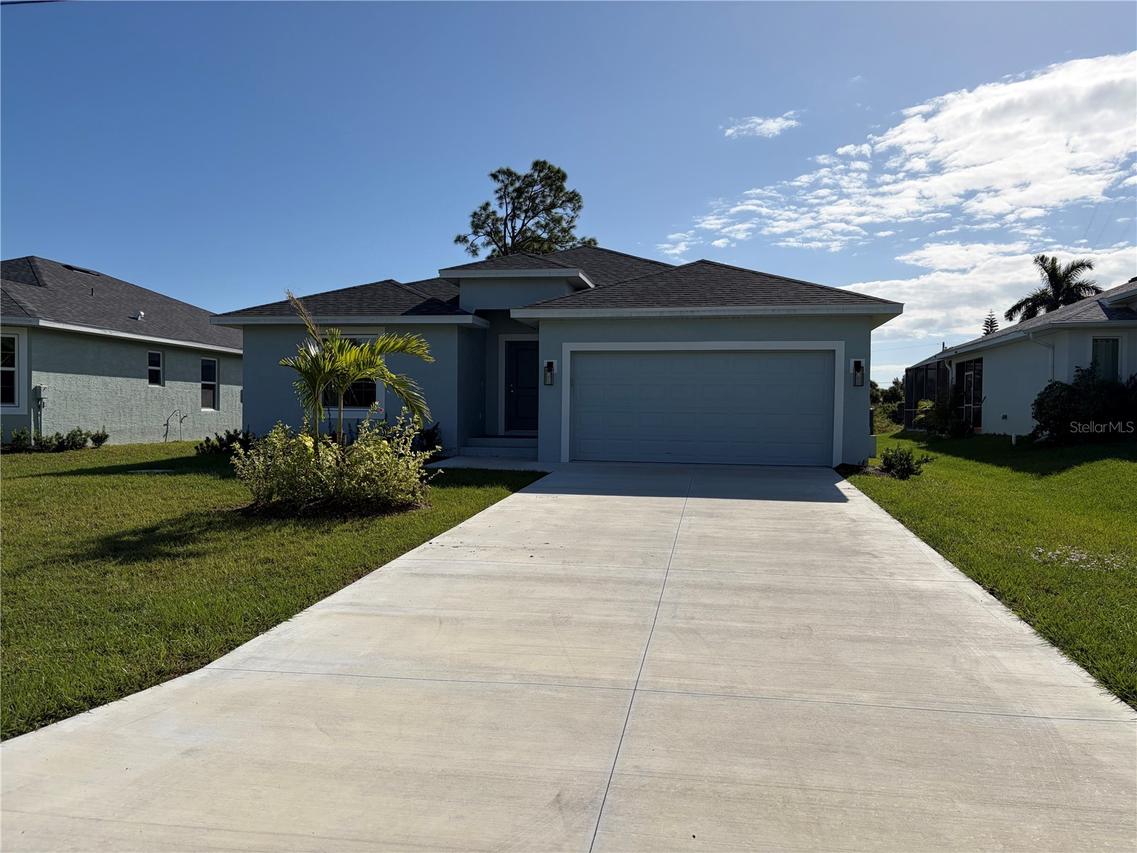 415 Baytree Dr., Rotonda West, FL 33947