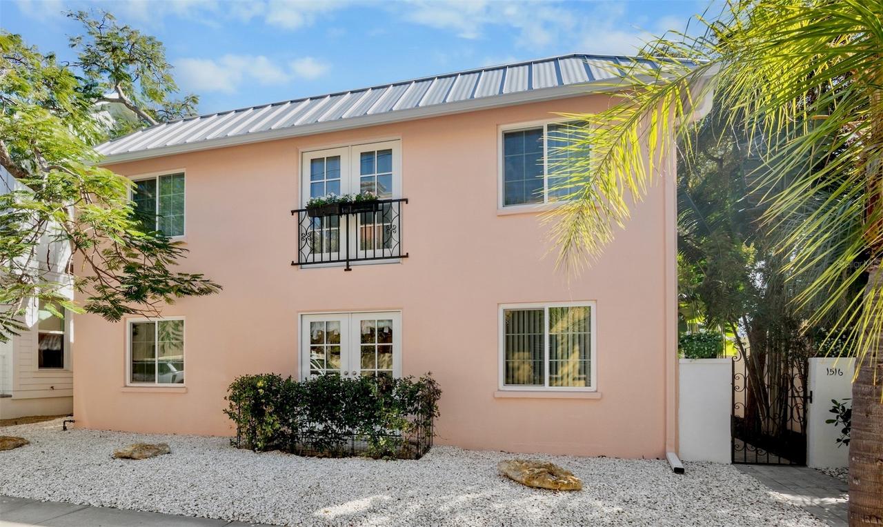 1516 Oak St., Sarasota, FL 34236