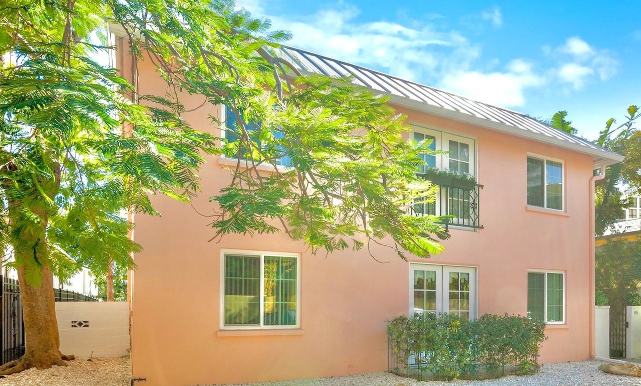 1516 Oak St., Sarasota, FL 34236