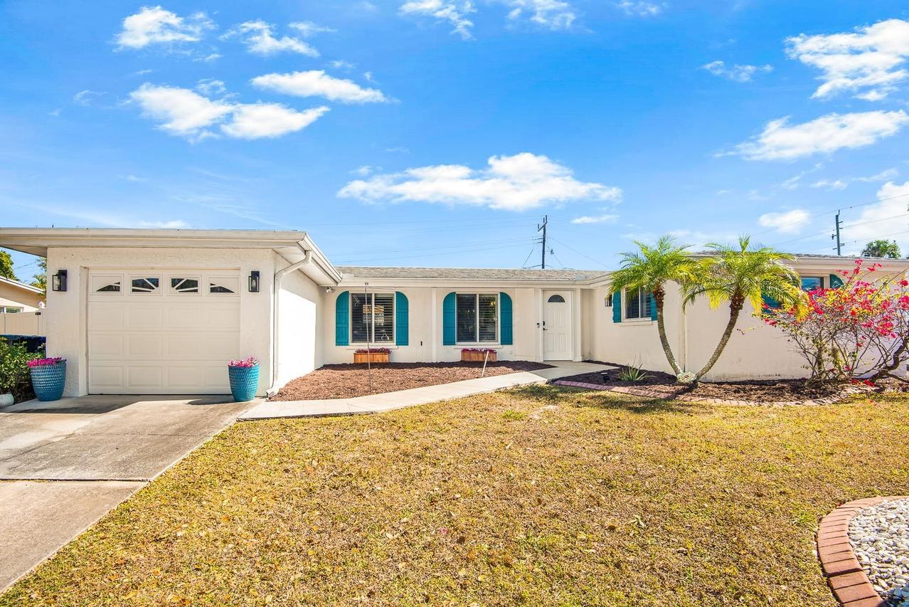 2723 Darwin Ave., Sarasota, FL 34239