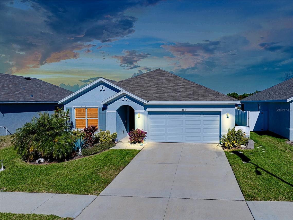 2233 Grand Flora Tr., Bradenton, FL 34208
