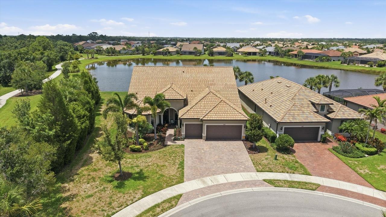 17203 Corinna Pl., Lakewood Ranch, FL 34202