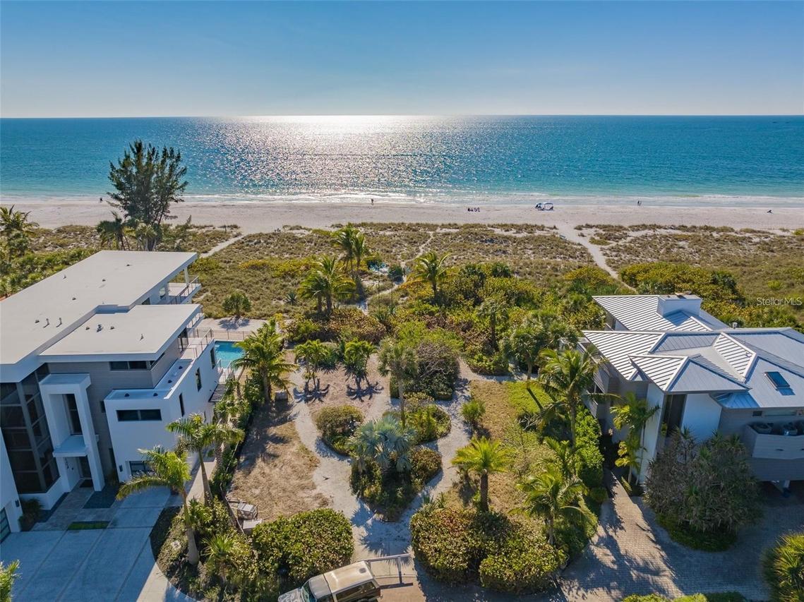 102 Sunset Ln., Holmes Beach, FL 34217