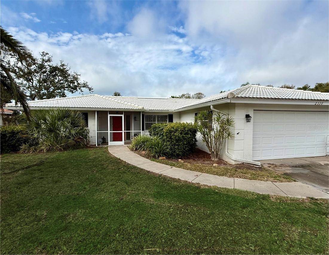 2328 Cass St., Sarasota, FL 34231