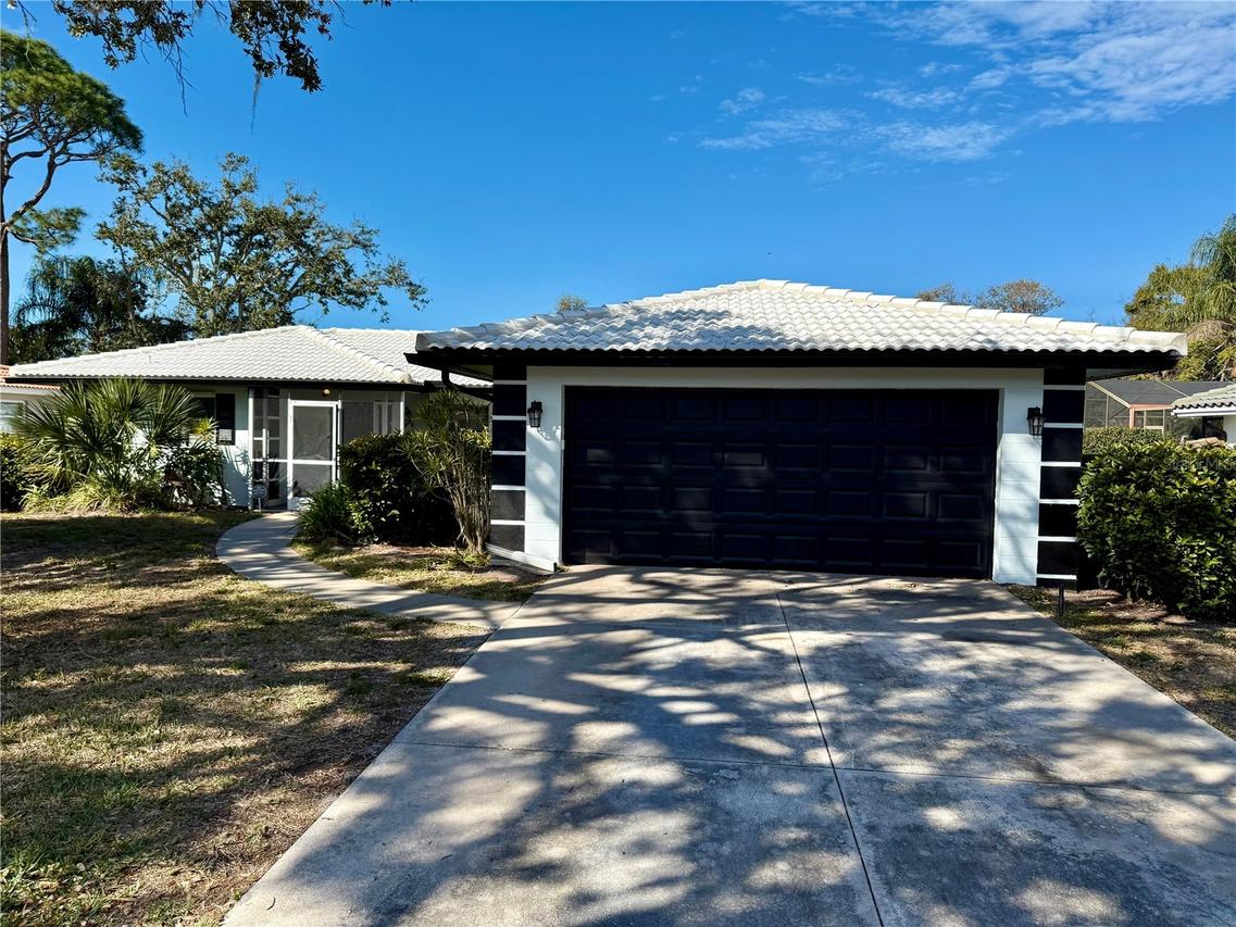 2328 Cass St., Sarasota, FL 34231