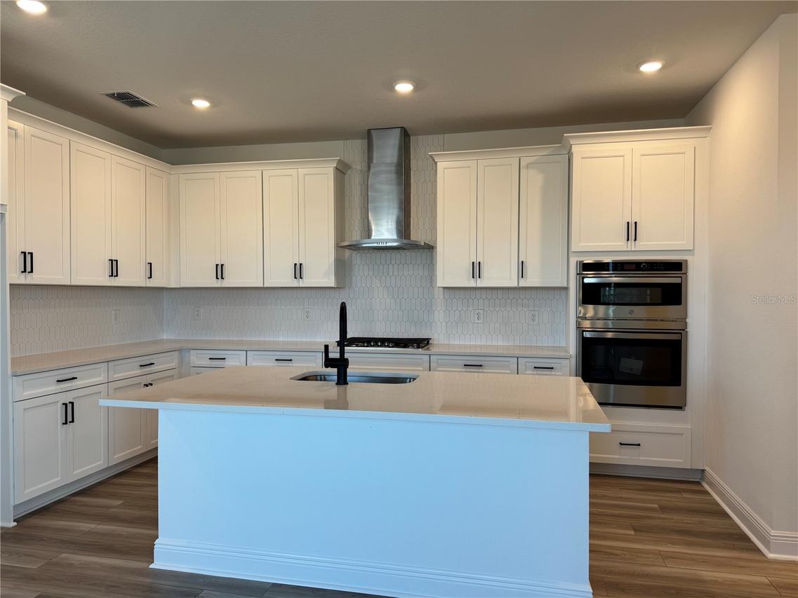 8007 Seaflower Pkwy., Bradenton, FL 34210