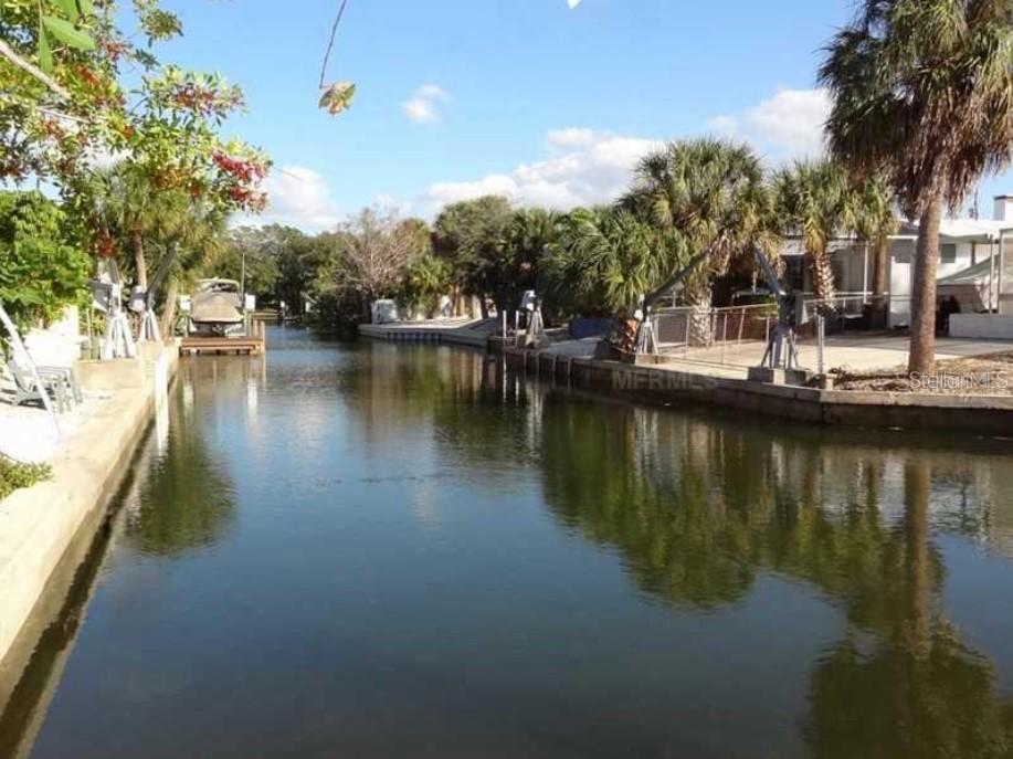 353 Avenida Leona, Sarasota, FL 34242