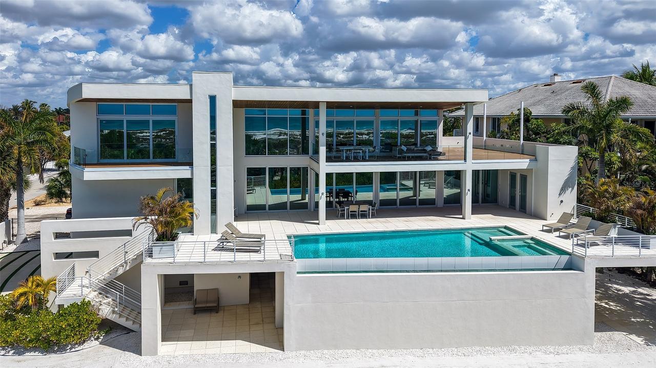 160 Whittier Dr., Sarasota, FL 34236