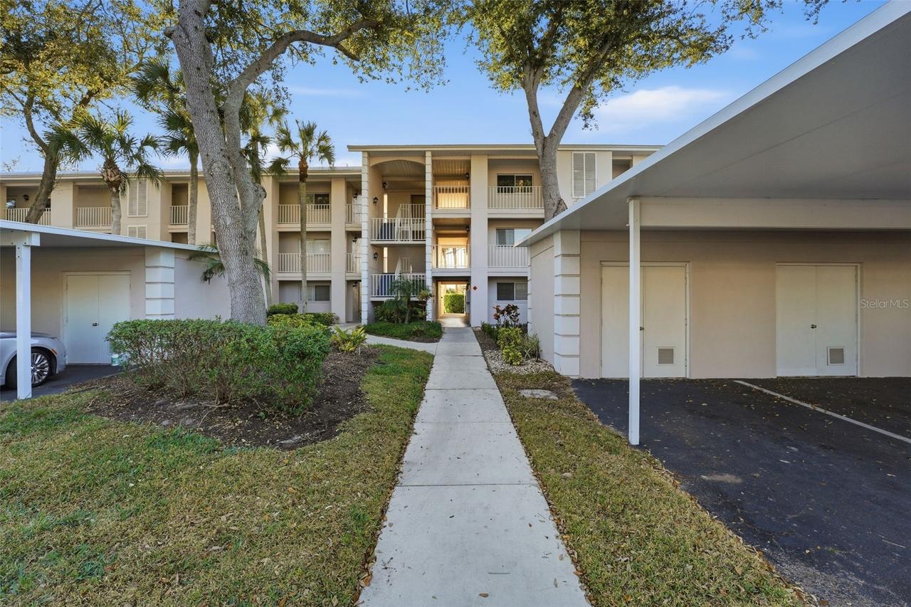 437 Cerromar Ln. #520, Venice, FL 34293