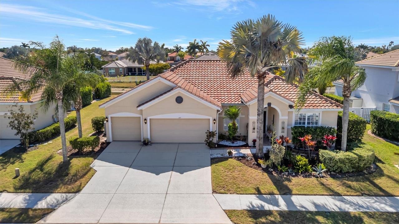 1371 Western Pine Cir., Sarasota, FL 34240