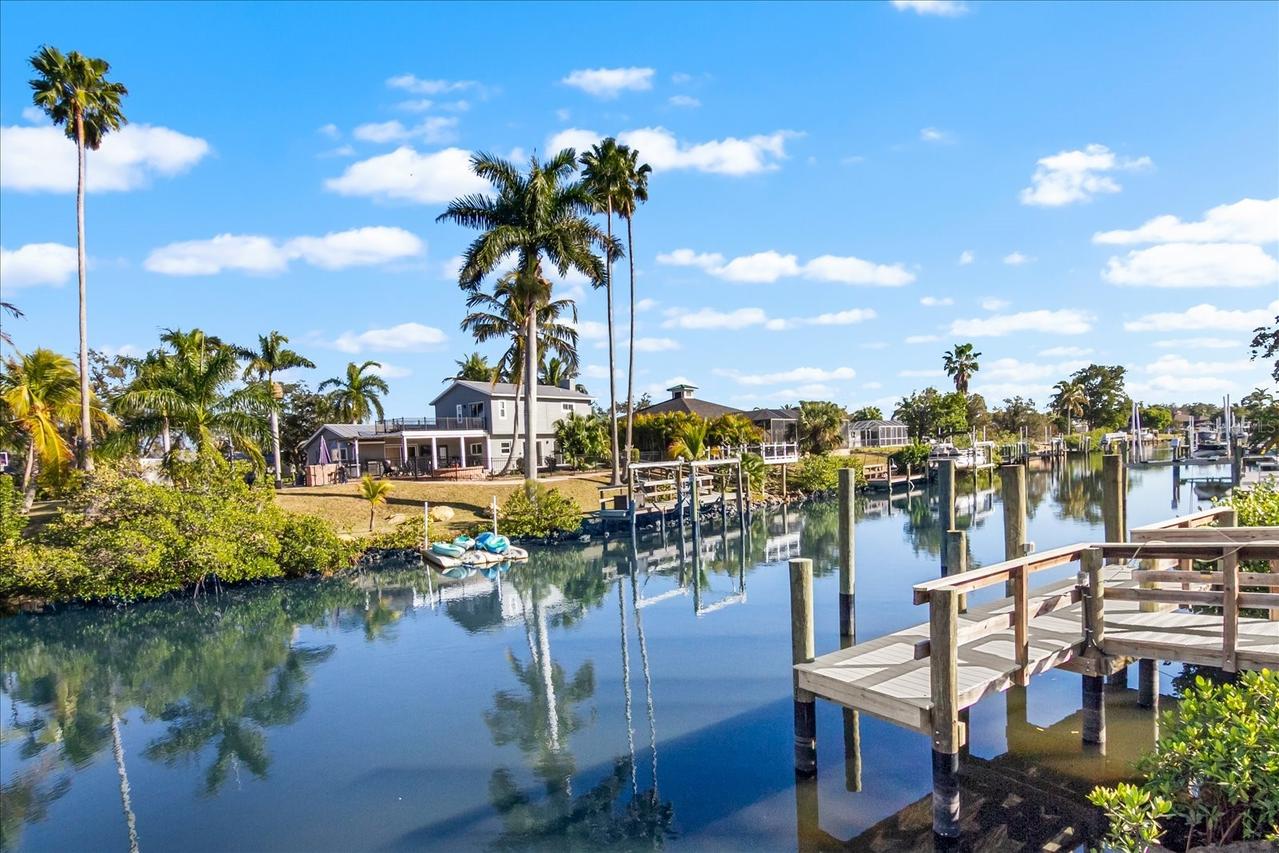 5507 America Dr., Sarasota, FL 34231