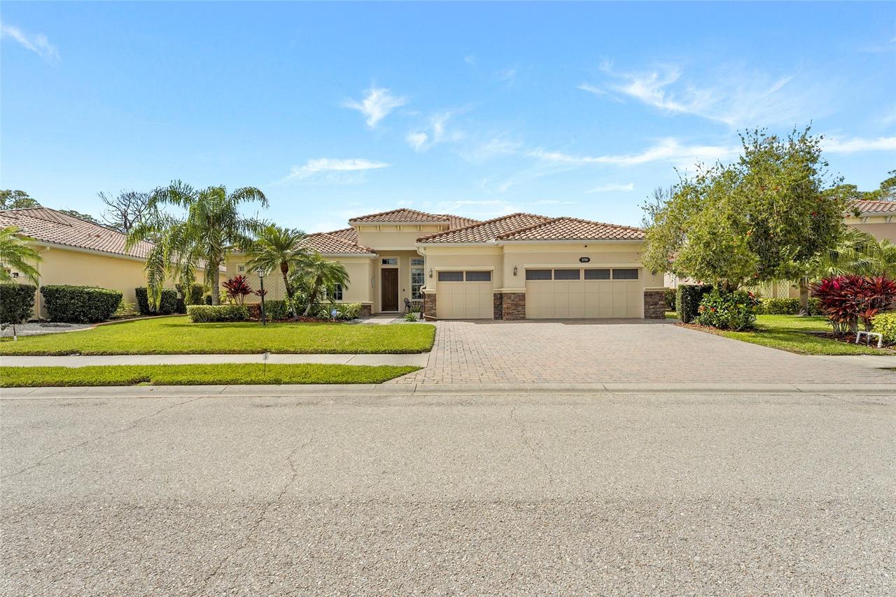 5750 Rock Dove Dr., Sarasota, FL 34241