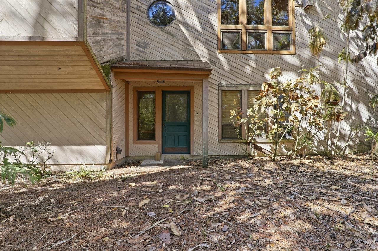 2070 S Courtenay Pkwy., Merritt Island, FL 32952