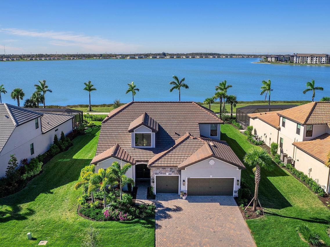 7949 Sunset Pines Dr., Sarasota, FL 34240