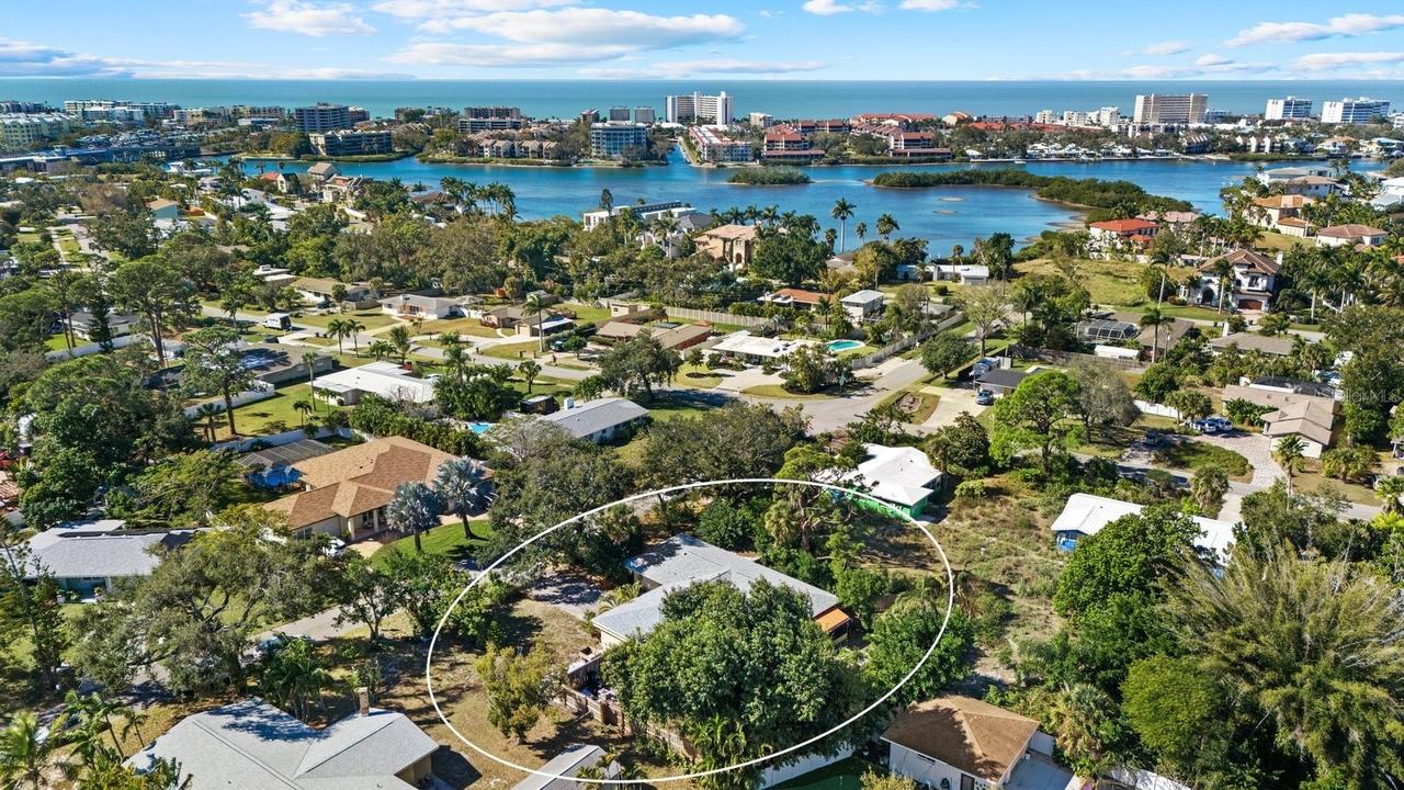 1717 Hazelwood St., Sarasota, FL 34231