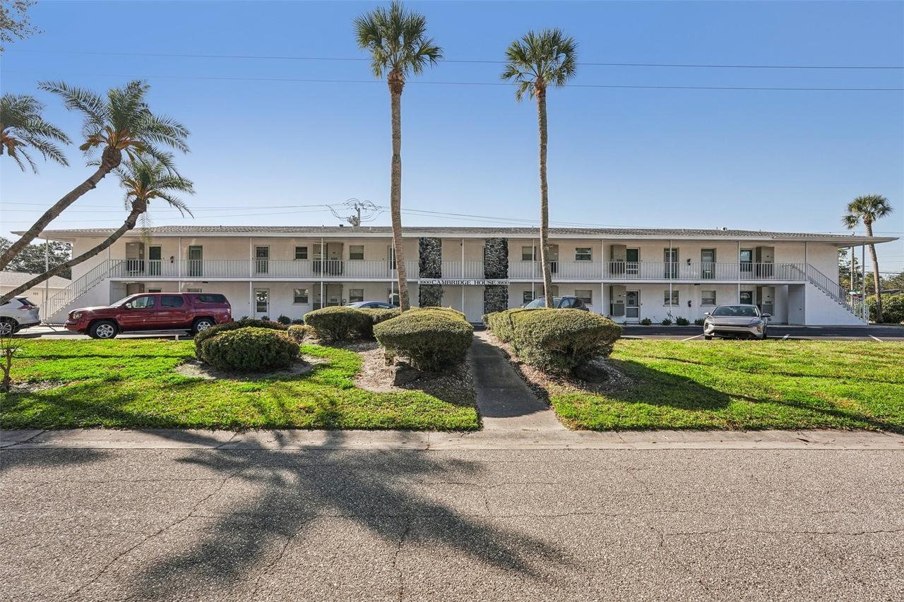 3900 Roxane Blvd. #8B, Sarasota, FL 34235