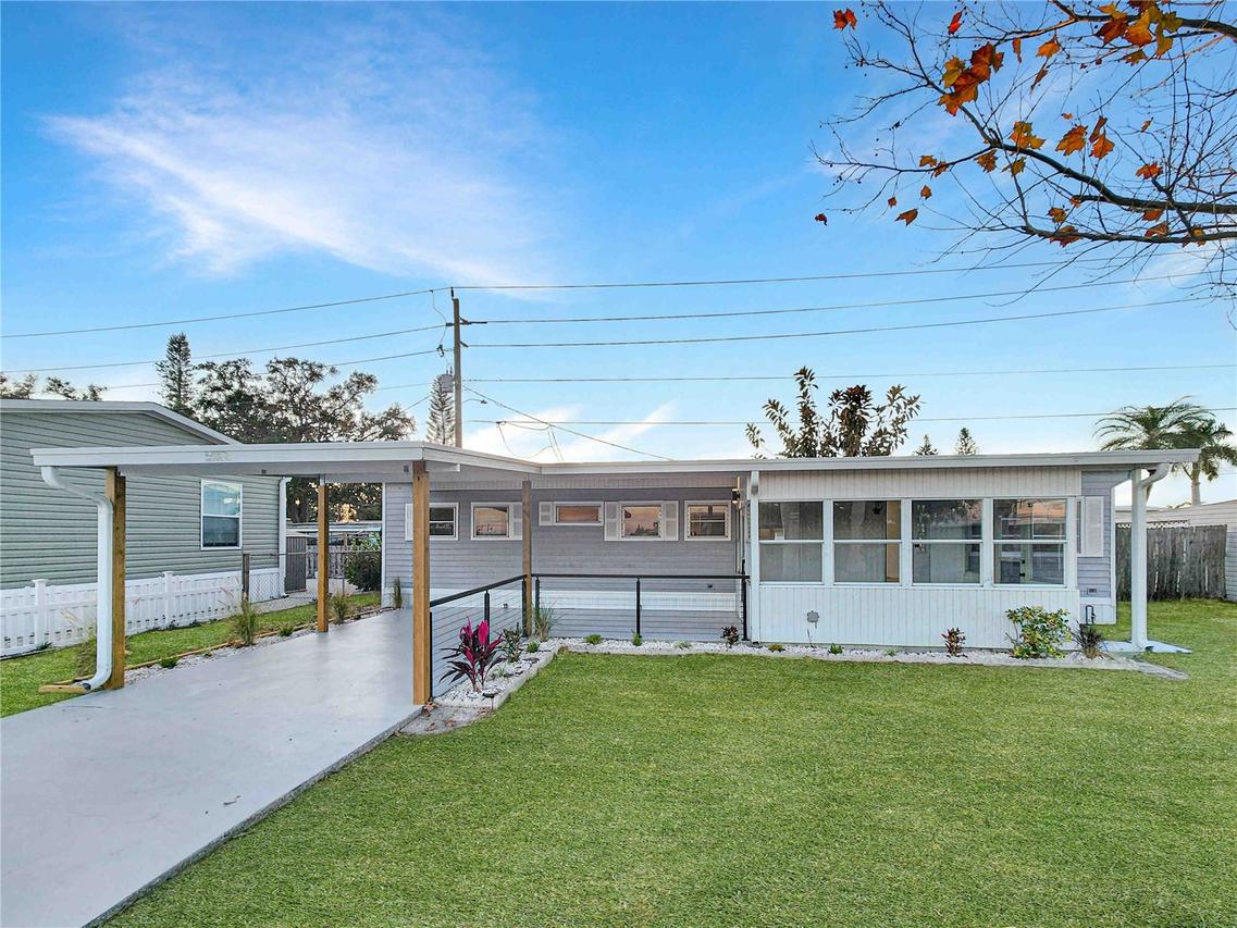 5022 9th St., Bradenton, FL 34207