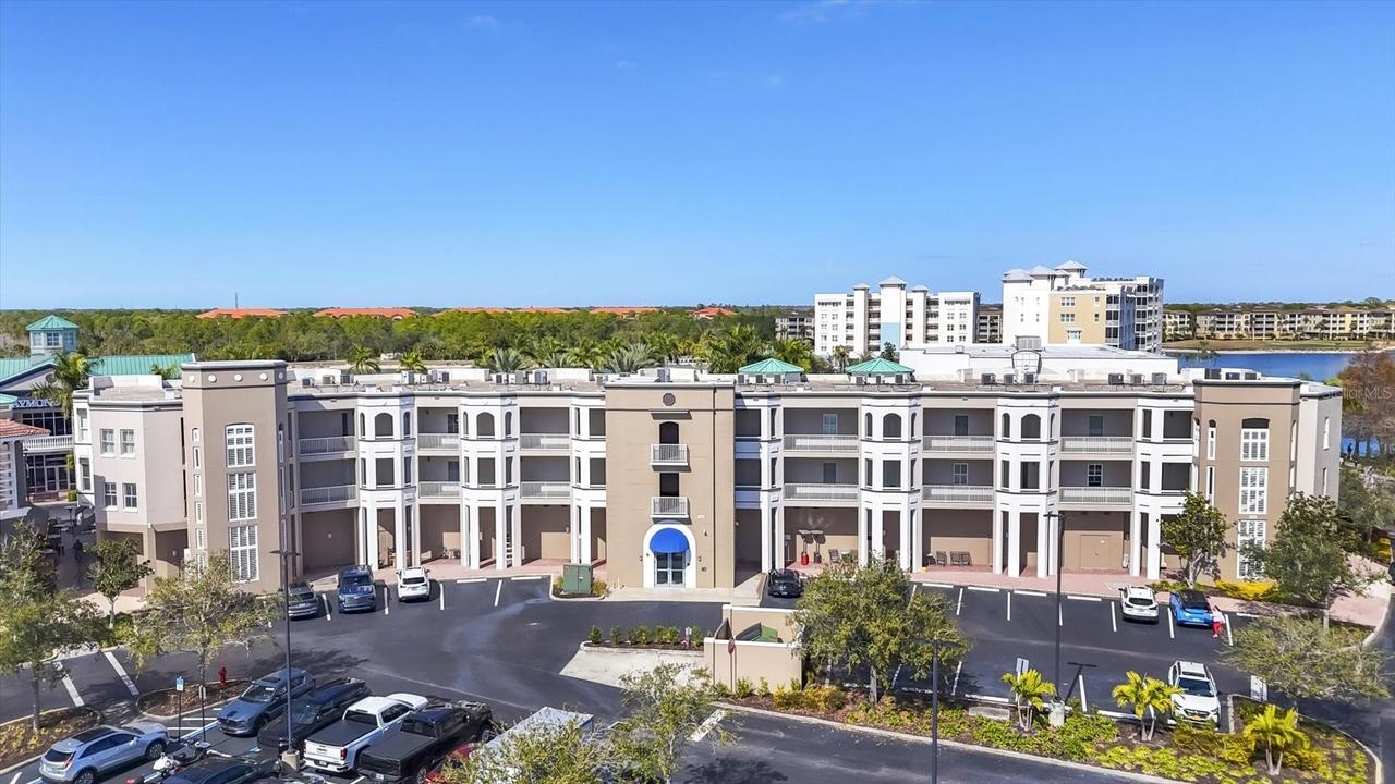 8111 Lakewood Main St. #207, Bradenton, FL 34202