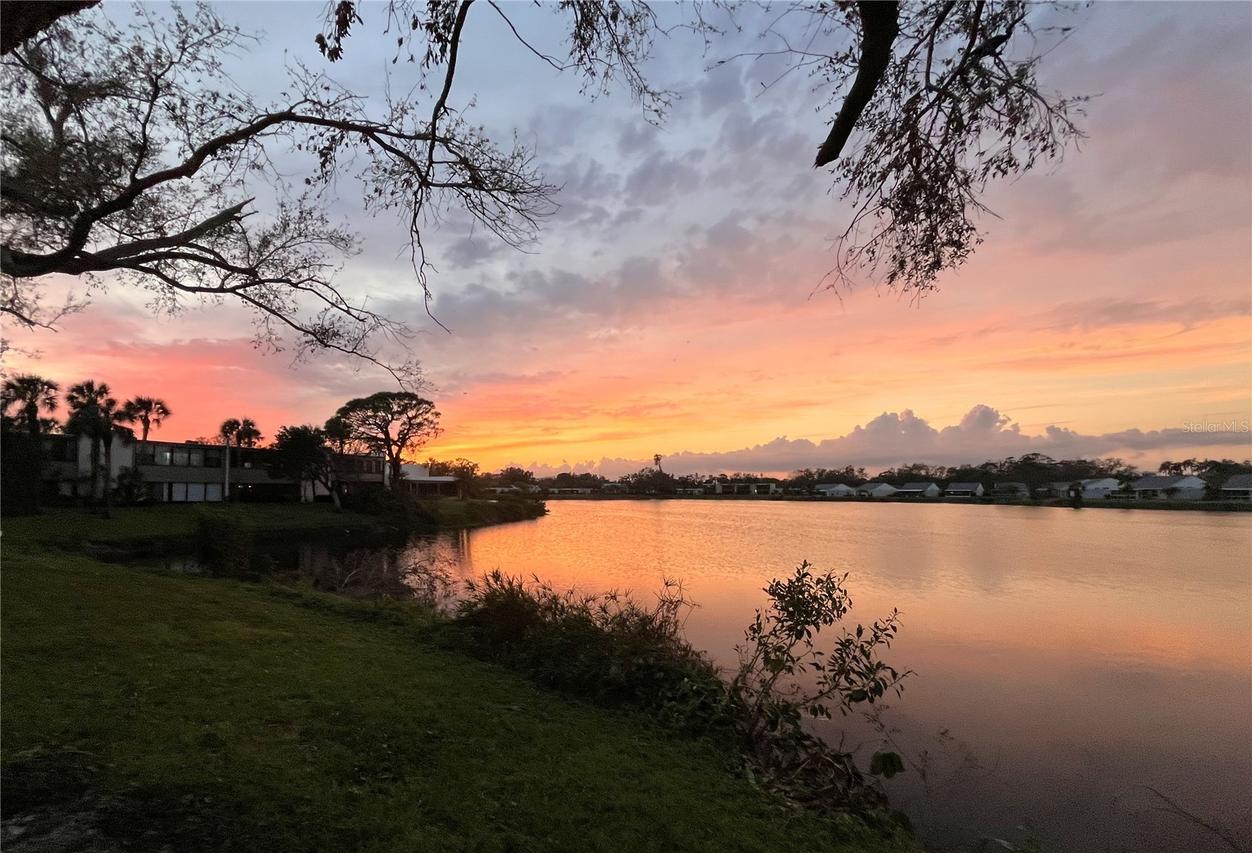 308 Timberlake Dr., Bradenton, FL 34210