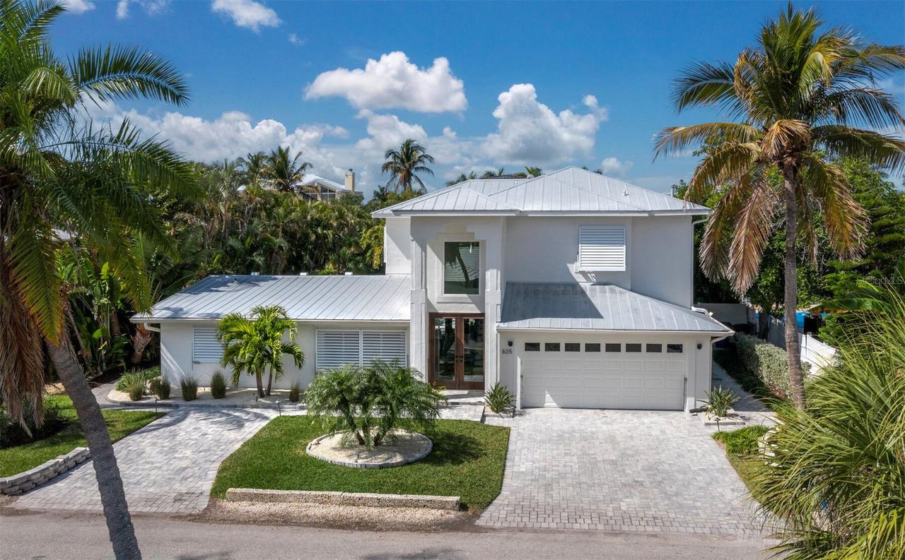 635 Marbury Ln., Longboat Key, FL 34228
