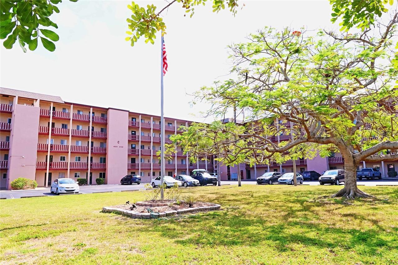 4109 Lake Bayshore Dr. #407, Bradenton, FL 34205