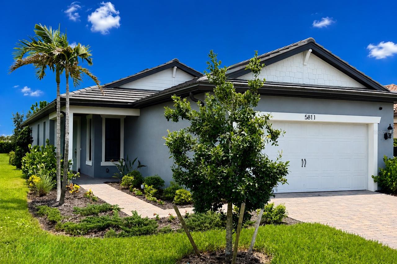 5811 Silverside Pine Ct., Lakewood Ranch, FL 34211
