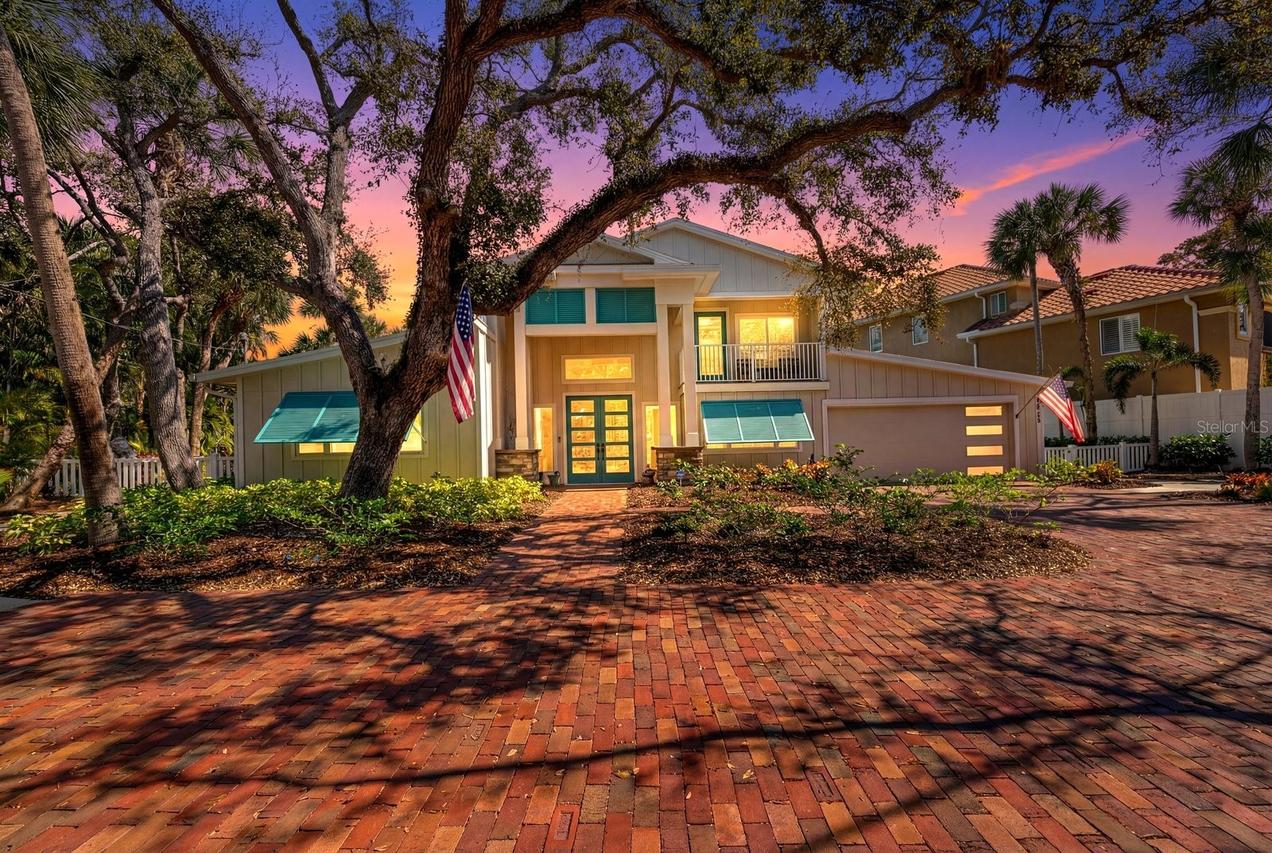 5045 Oxford Dr., Sarasota, FL 34242