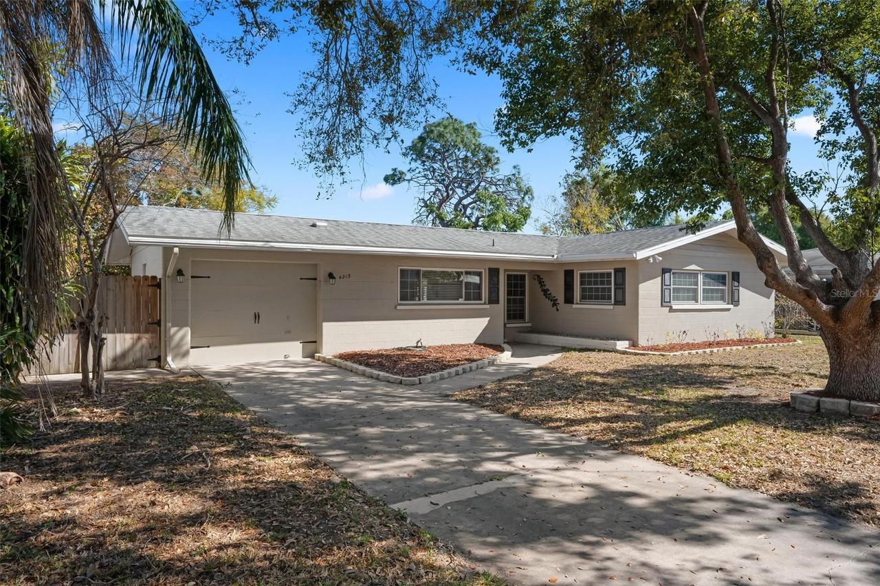 4213 Des Plaines Dr., Sarasota, FL 34233