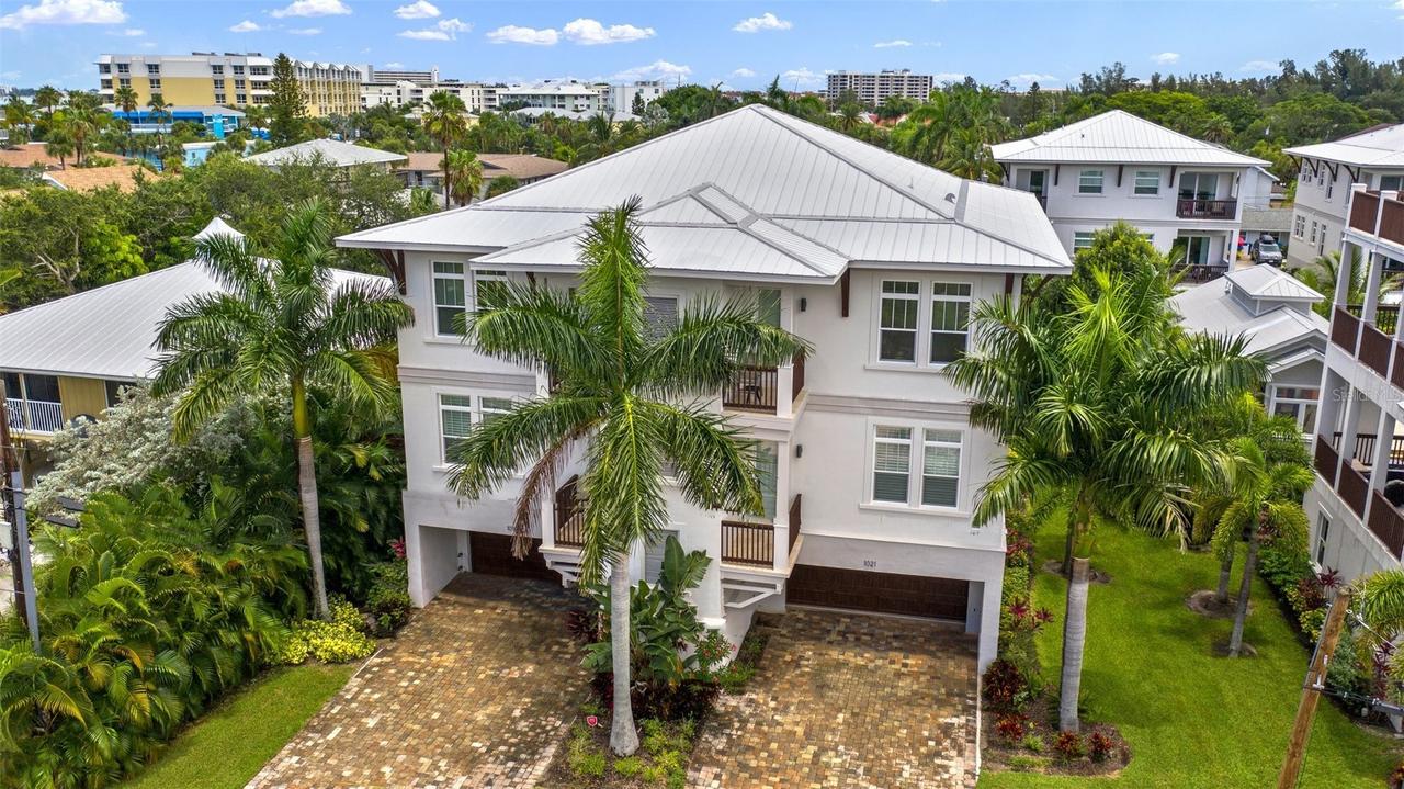 1021 Crescent St., Sarasota, FL 34242