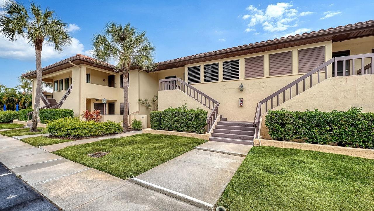 5183 Lake Village Dr. #6, Sarasota, FL 34235