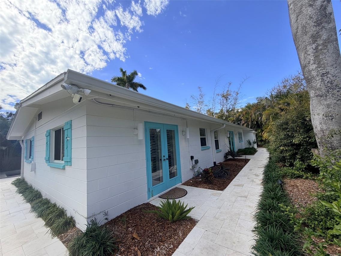 3360 Higel Ave., Sarasota, FL 34242