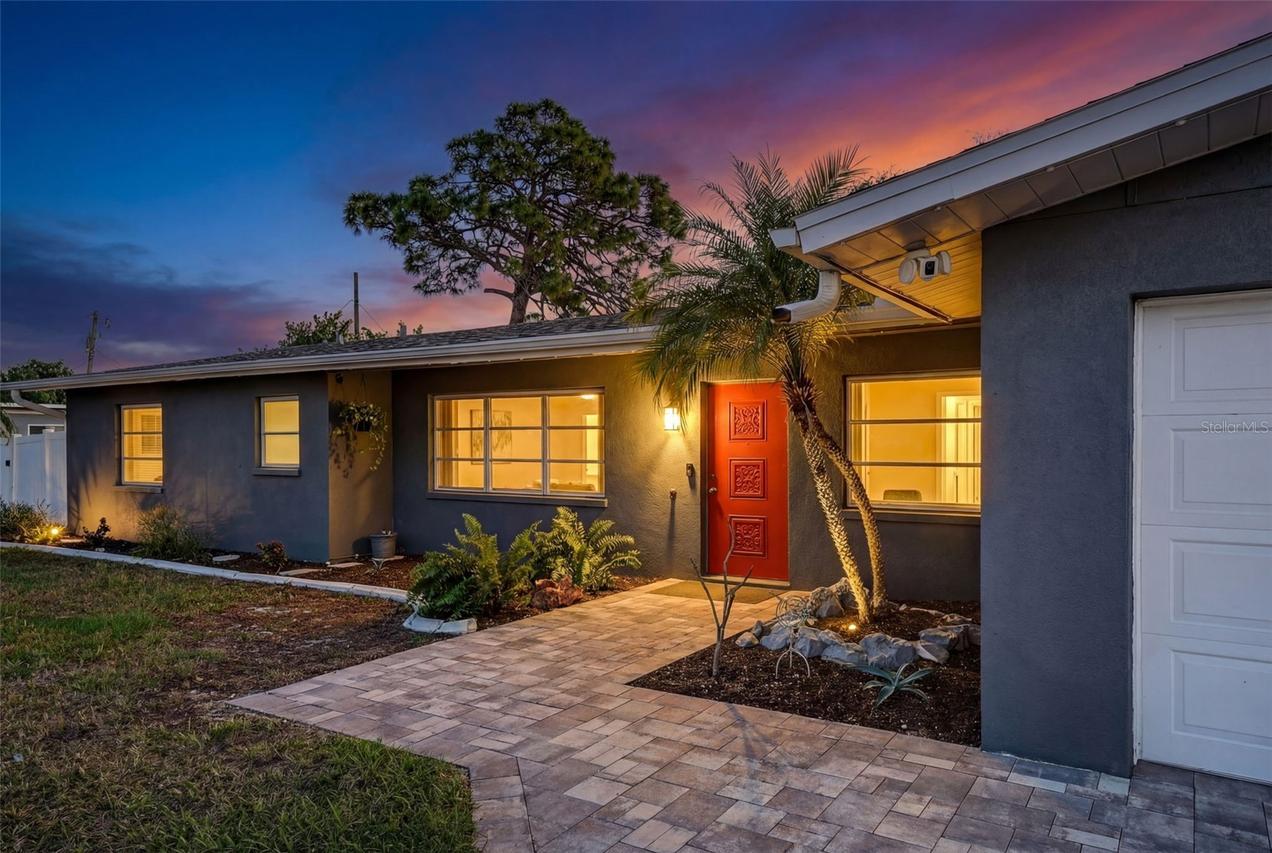 405 W Seminole Dr., Venice, FL 34293