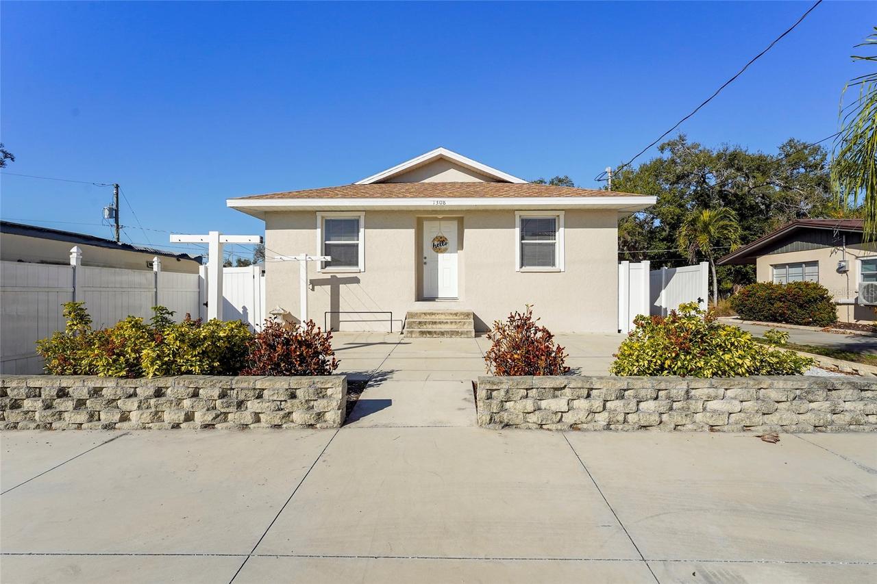 1308 File Ave., Sarasota, FL 34239
