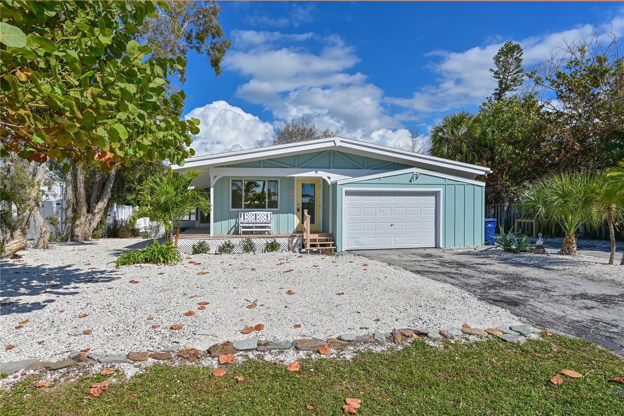216 Gladiolus St., Anna Maria, FL 34216