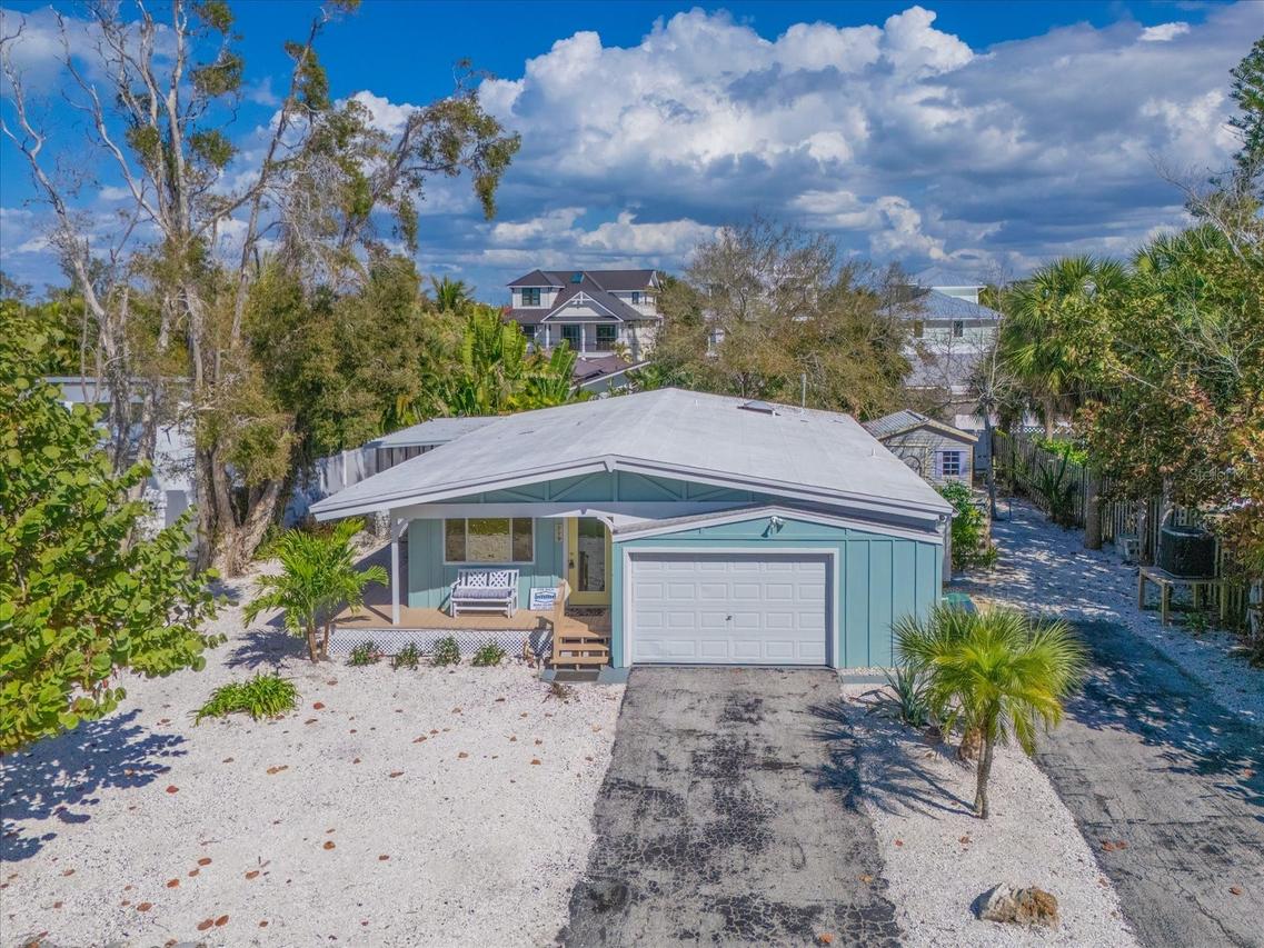 216 Gladiolus St., Anna Maria, FL 34216
