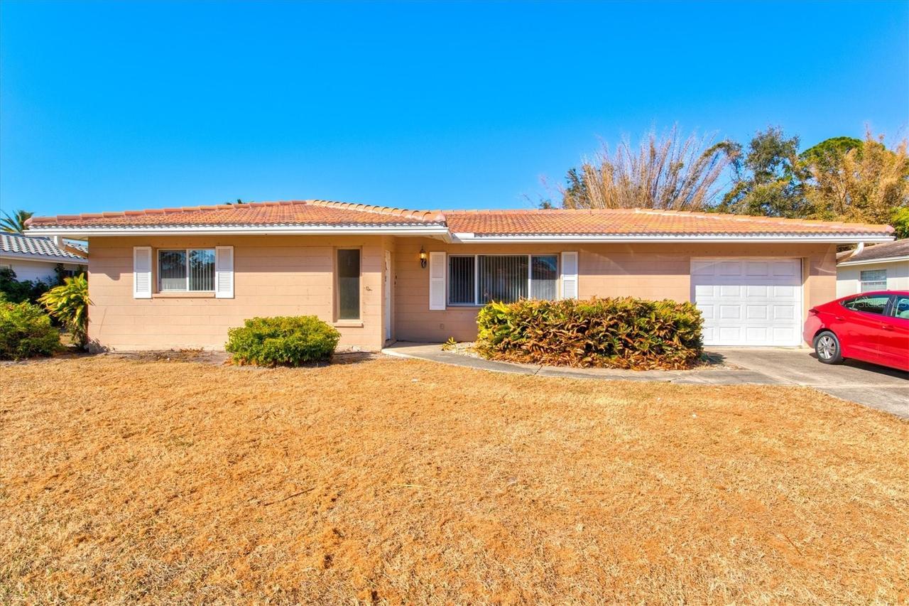 2501 Cass St., Sarasota, FL 34231