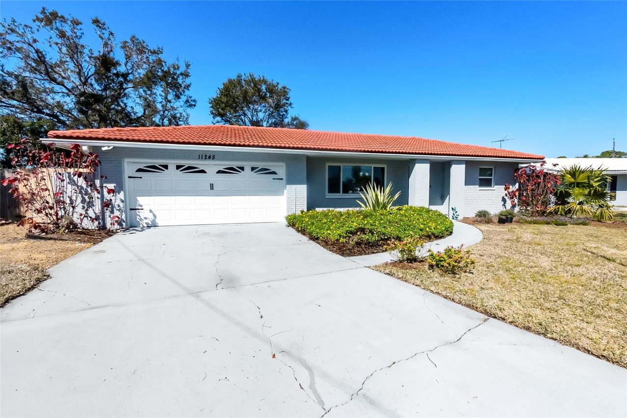 11245 69th Ave., Seminole, FL 33772