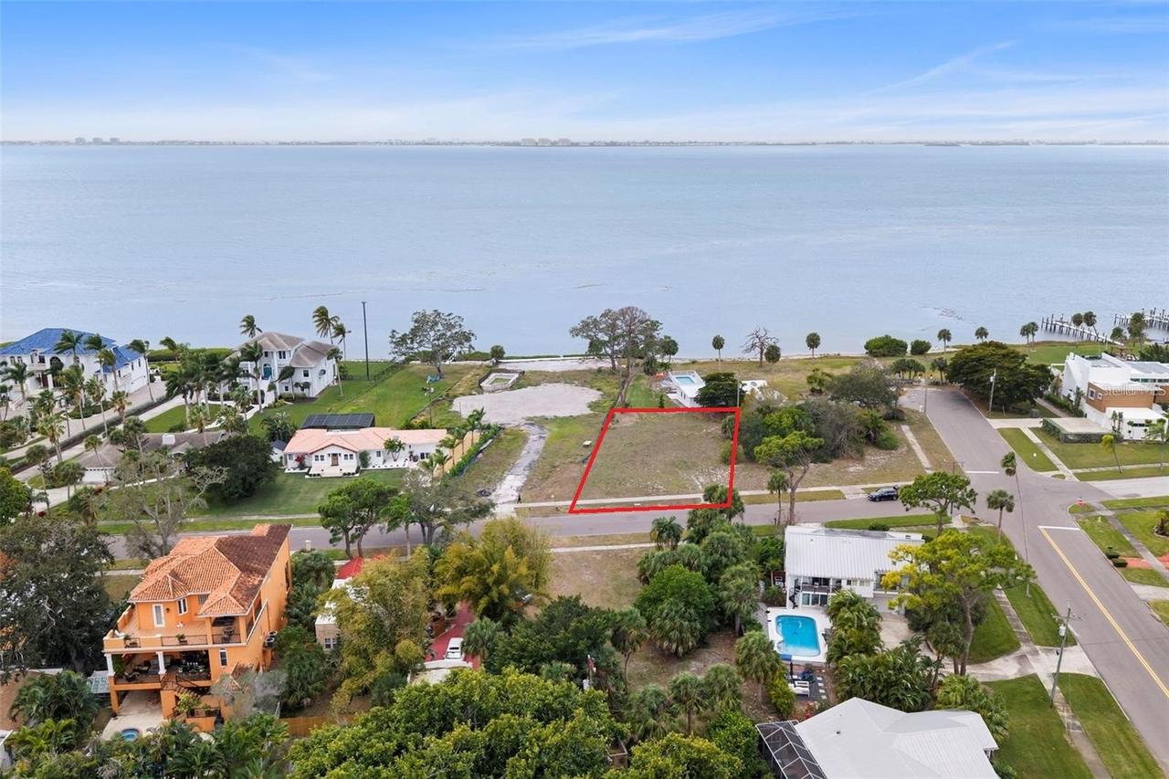 7510 Westmoreland Dr., Sarasota, FL 34243